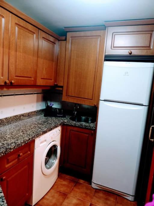 Apartamento Entre Estaciones Apartment Oviedo Exterior photo
