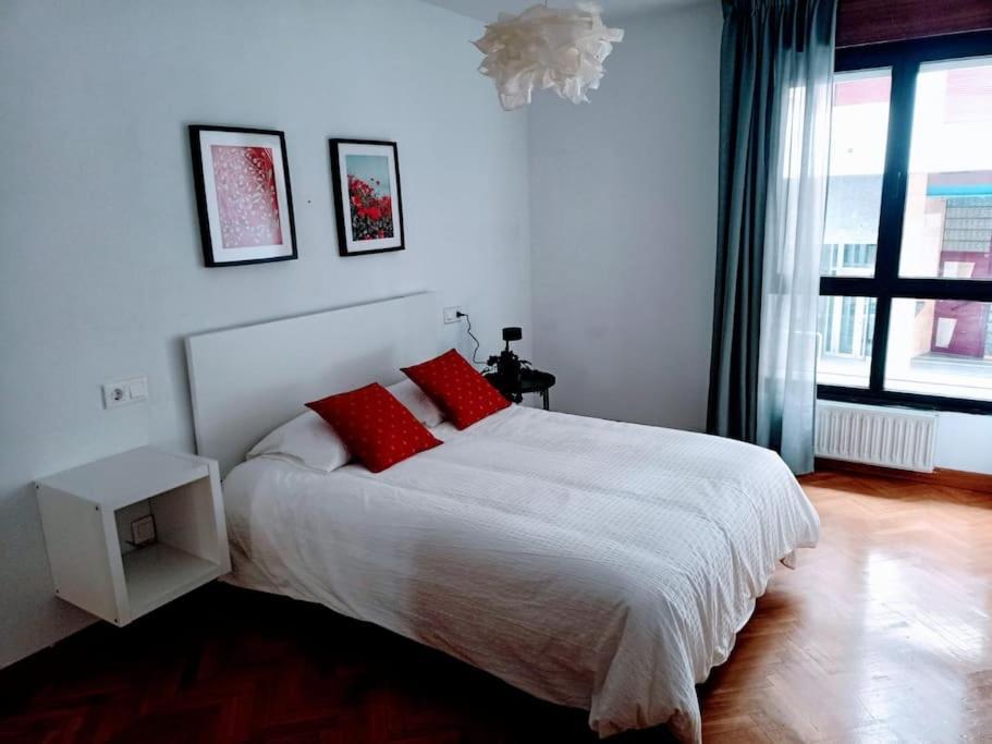 Apartamento Entre Estaciones Apartment Oviedo Exterior photo